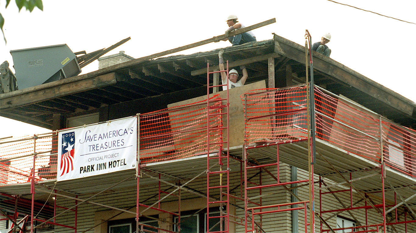 ROOF1.JPG